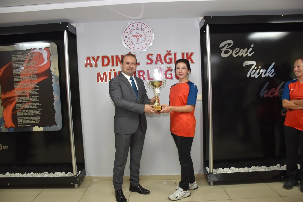 İl Sağlık Müdürü Şenkul başarılı takımların oyuncularını ağırladı