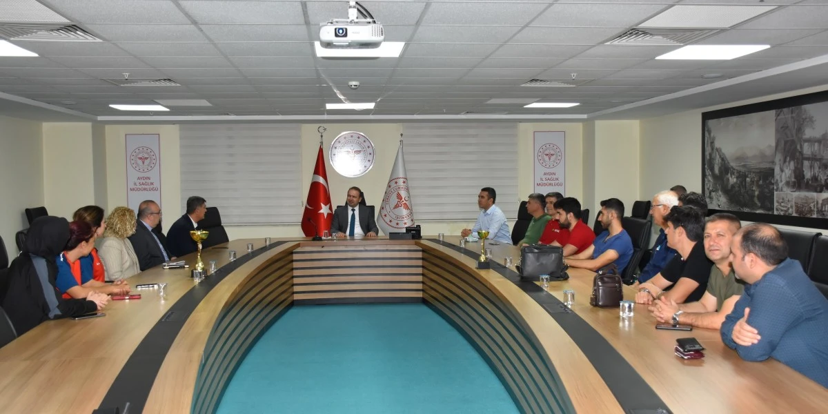 İl Sağlık Müdürü Şenkul başarılı takımların oyuncularını ağırladı