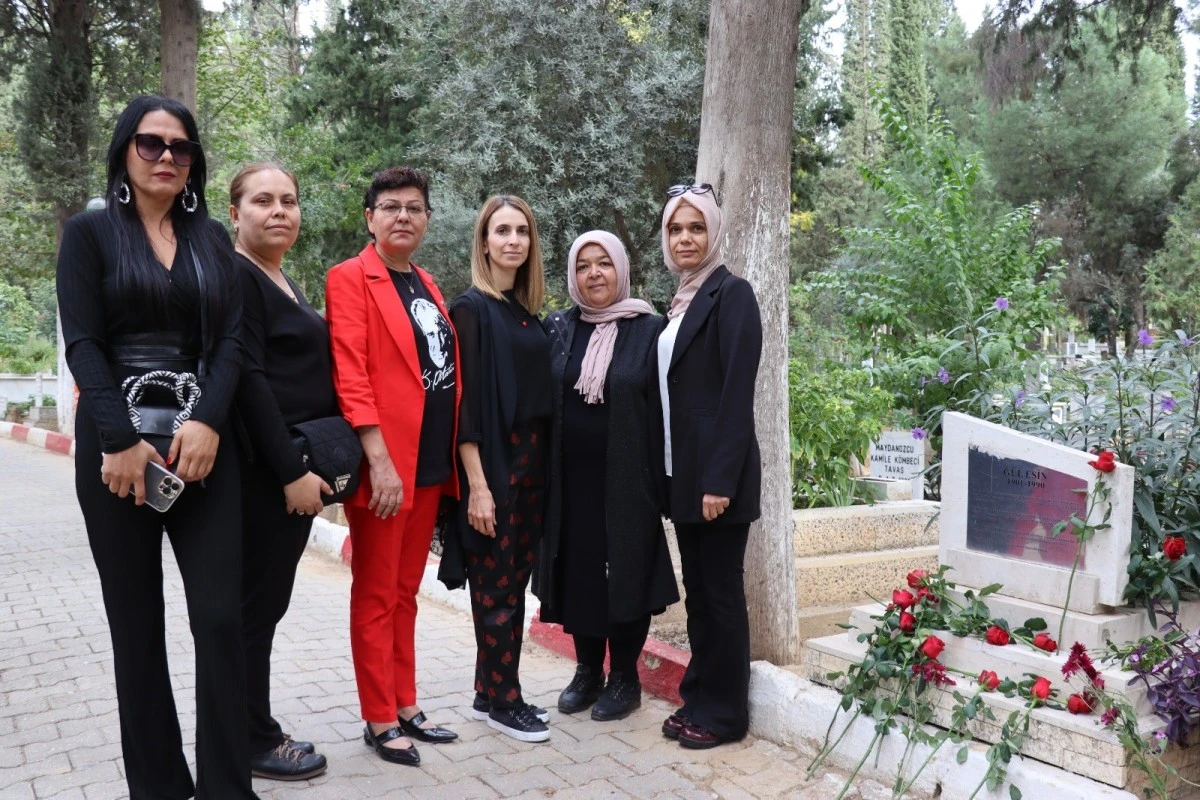 Kadın Muhtarlar Günü'nde, Gül Esin mezarı başında anıldı