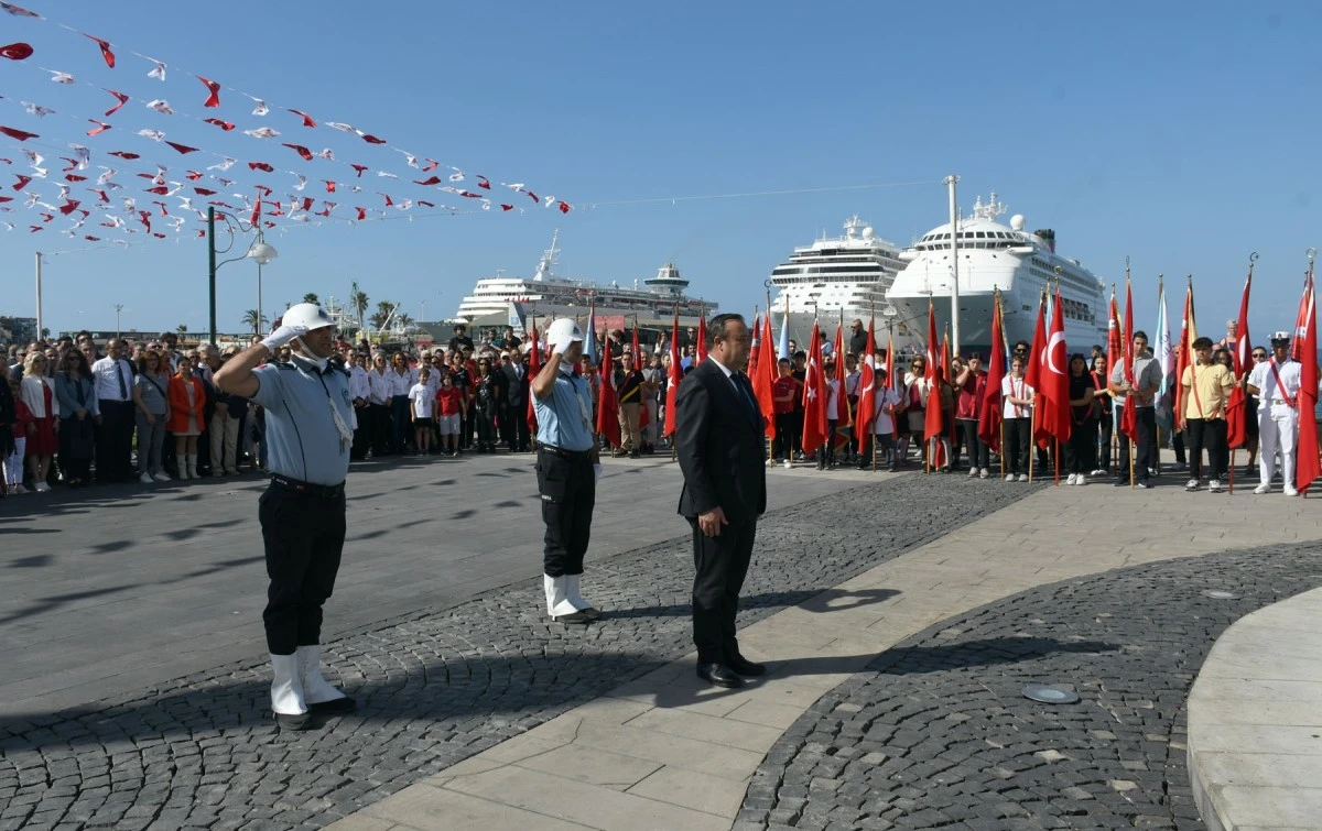 Kuşadası’nı cumhuriyetin 100. yıl coşkusu sardı