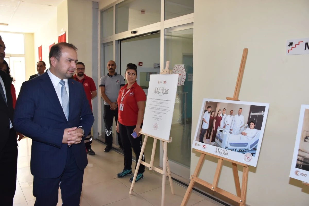 Aydın İl Sağlık Müdürlüğü'nden '100 Yıldır Aynı Aşk ve Heyecanla' temalı resim sergisi