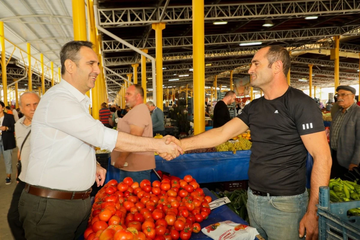 Söke pazarcı esnafından Akkentli'ye büyük destek