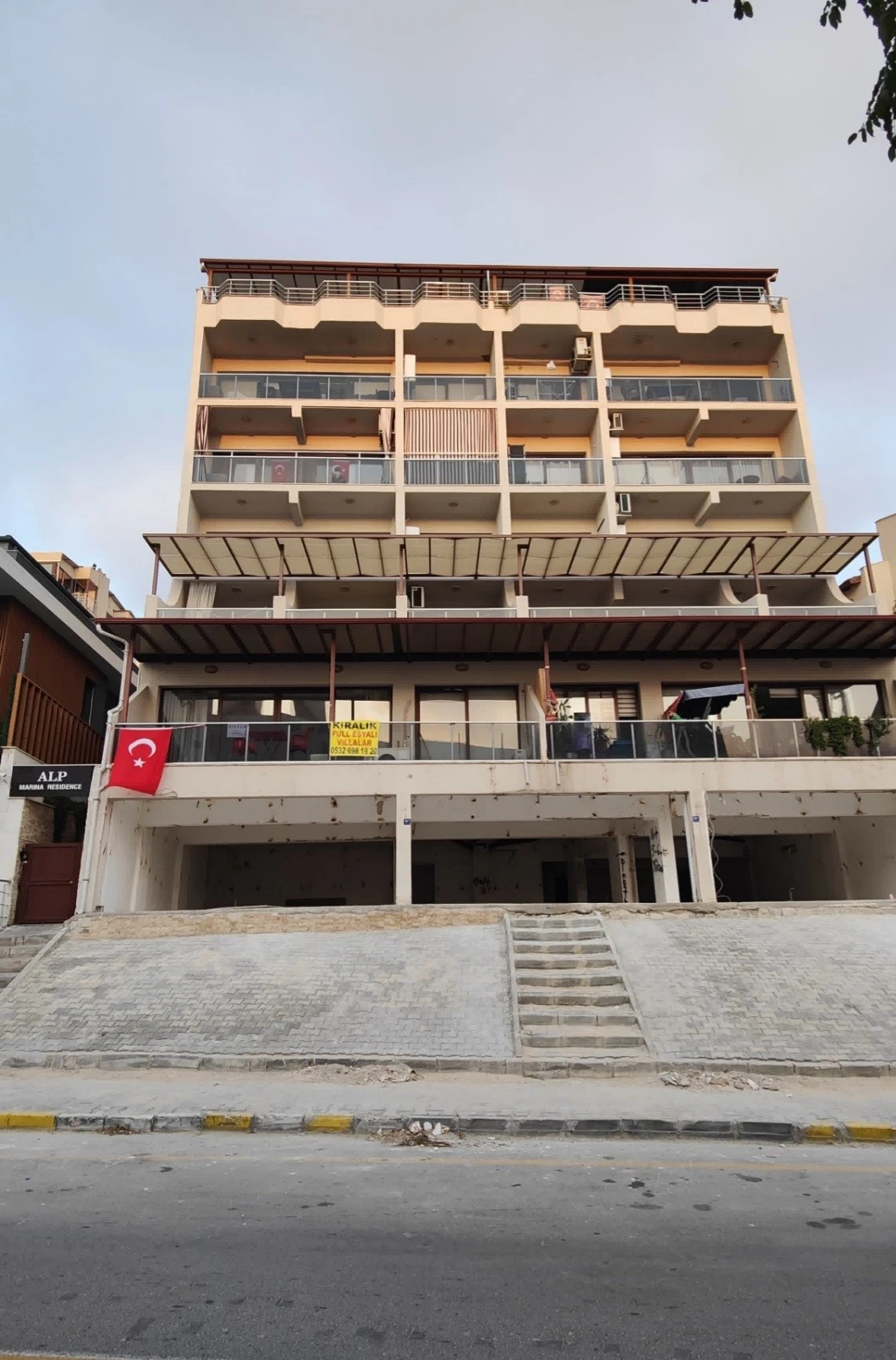 Kuşadası'nda ev sahibi ile kiracılar mahkemelik oldu
