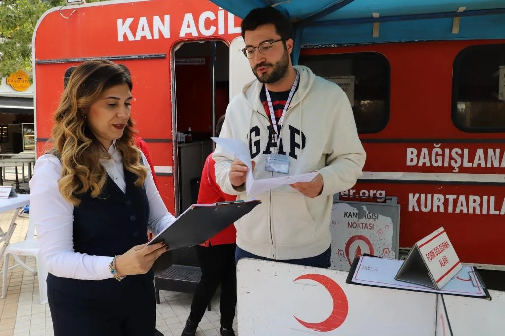 Başkan Vekili Esin Ülkü Beyazıt Kızılay gönüllülerini unutmadı