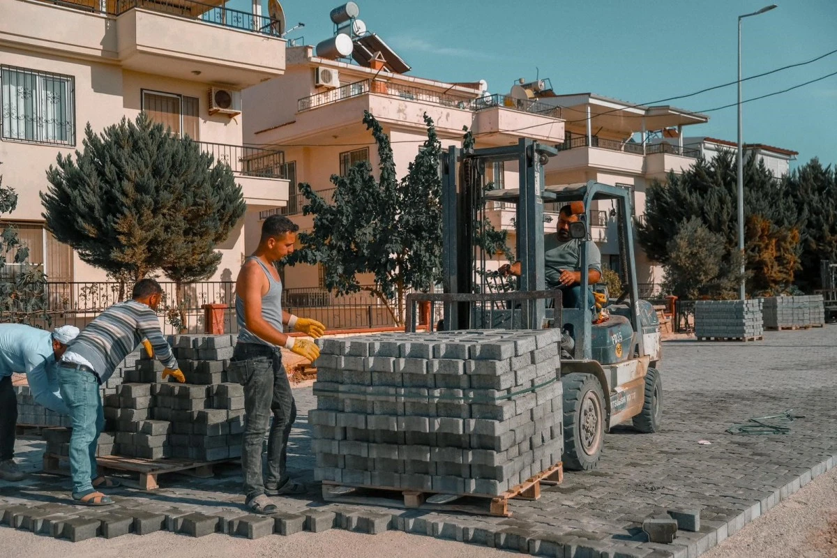 Didim’de yol çalışmaları devam ediyor