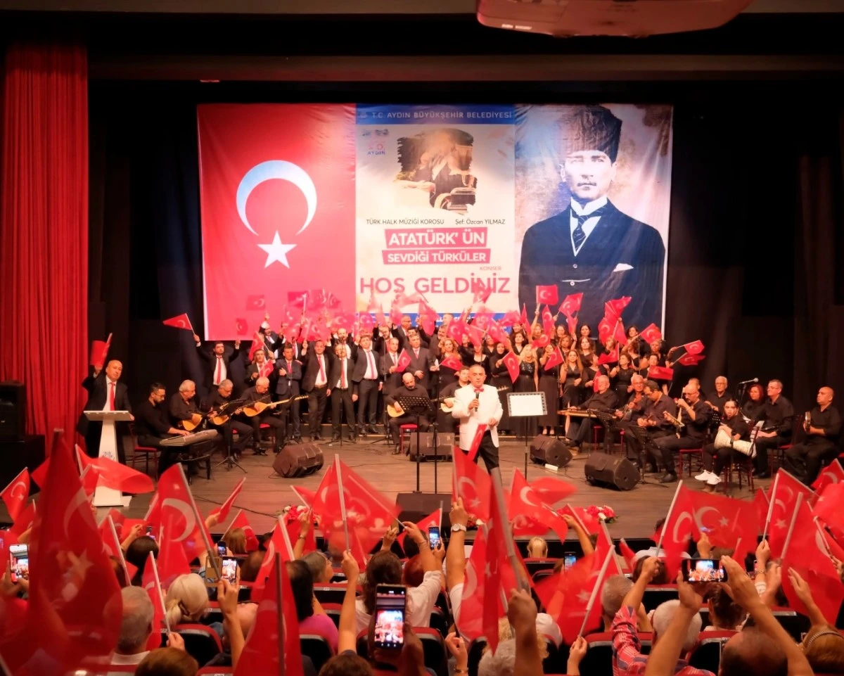 AYDIN BÜYÜKŞEHİR BELEDİYESİ CUMHURİYETİN 100. YILINDA “ATATÜRK’ÜN SEVDİĞİ TÜRKÜLER” KONSERİNİ İZLEYİCİLERLE BULUŞTURDU