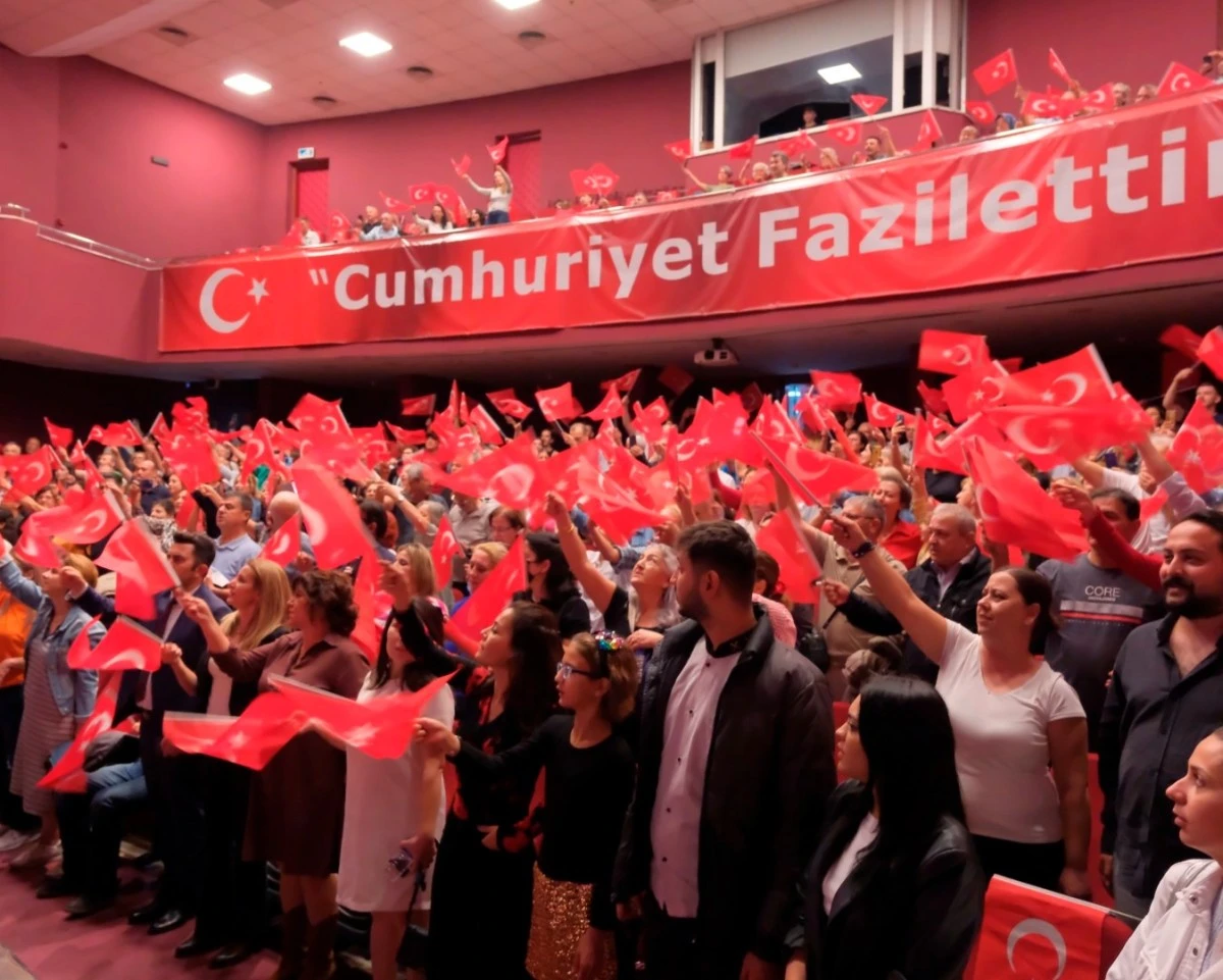 AYDIN BÜYÜKŞEHİR BELEDİYESİ CUMHURİYETİN 100. YILINDA “ATATÜRK’ÜN SEVDİĞİ TÜRKÜLER” KONSERİNİ İZLEYİCİLERLE BULUŞTURDU