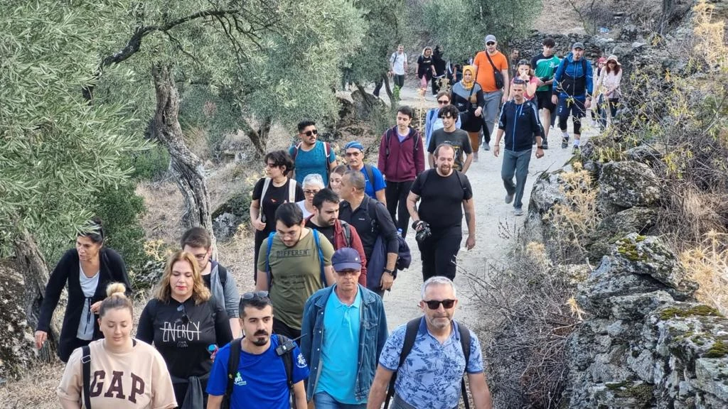 AYDINLILAR CUMHURİYET'İN 100. YILINI 'TREKKING' ETKİNLİĞİYLE KUTLADI