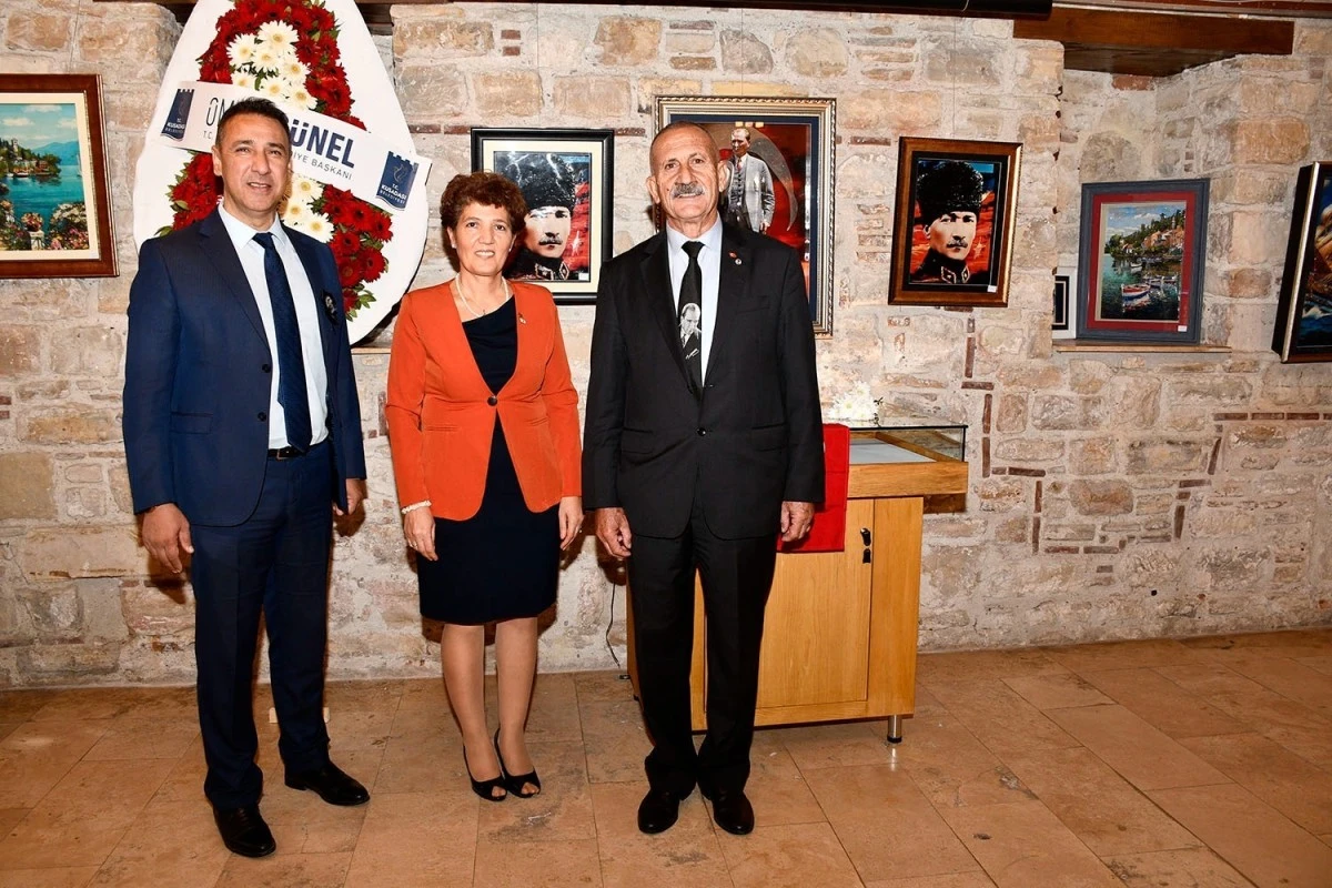 Atatürk rölyefleri İbramaki Sanat Galerisi’nde