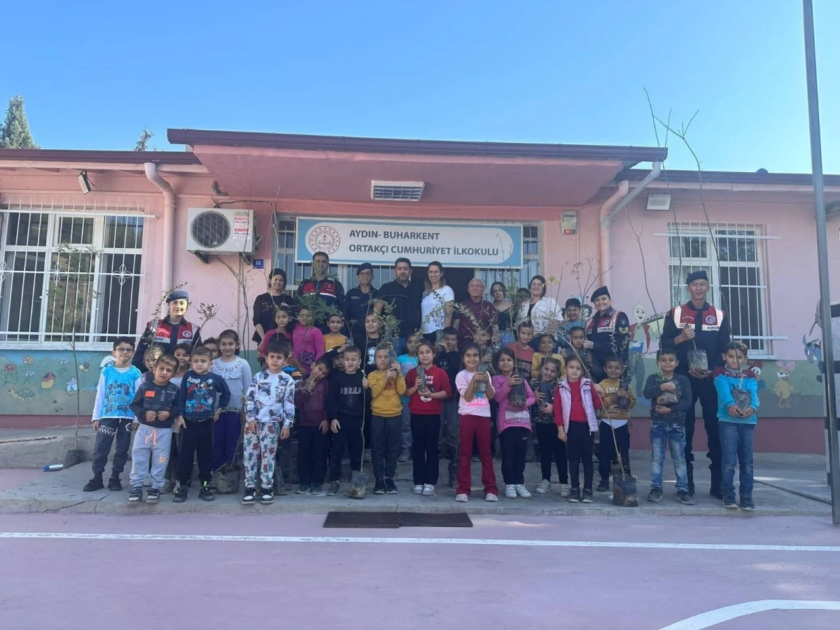 Minik eller geleceğe nefes oldu