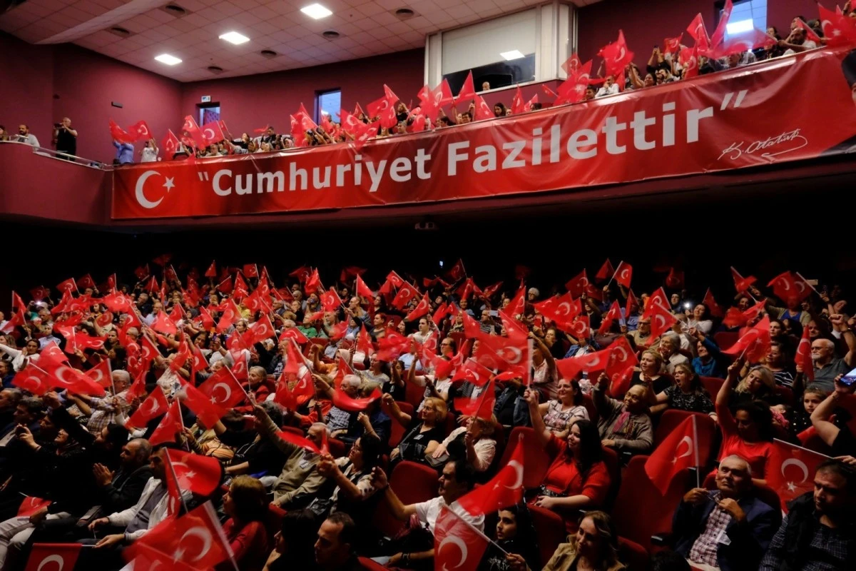 Büyükşehir, Atatürk'ü türkülerle andı