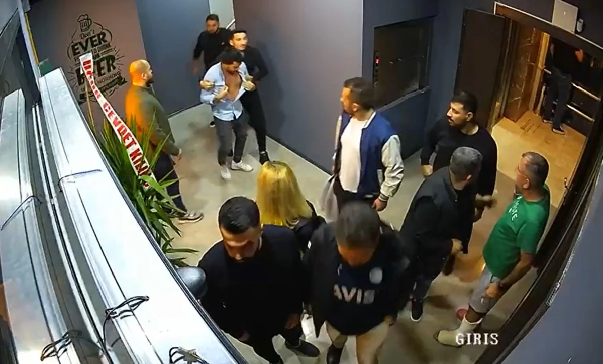 Sigara denetimi sırasında çıkan kavgada polis ve gazeteci darp edildi