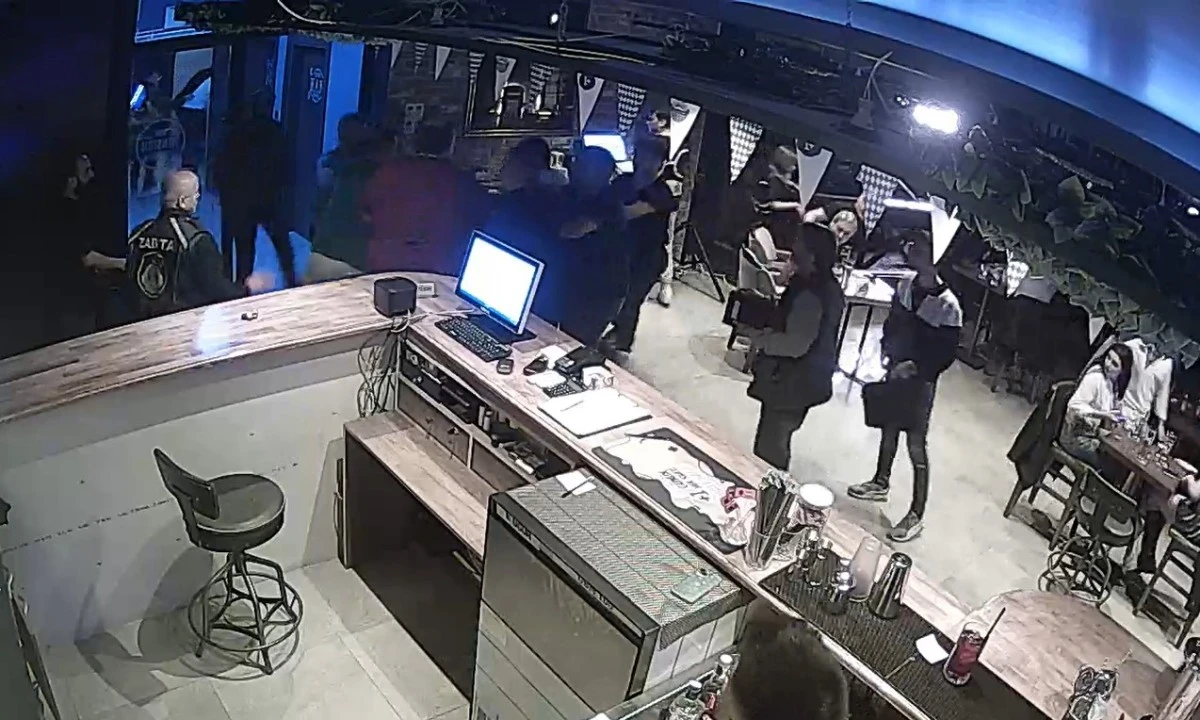 Sigara denetimi sırasında çıkan kavgada polis ve gazeteci darp edildi