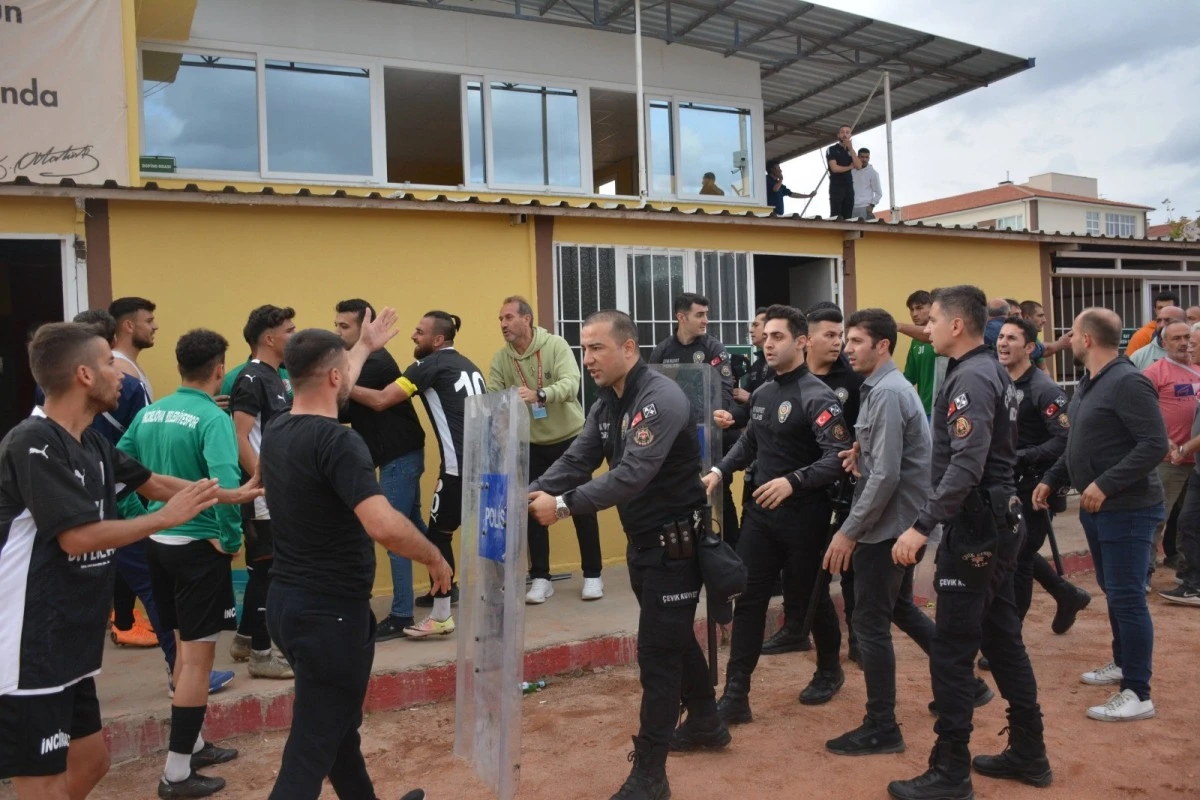 BAL Ligi'ndeki karşılaşma sonunda yumruk ve tekmeler havada uçuştu