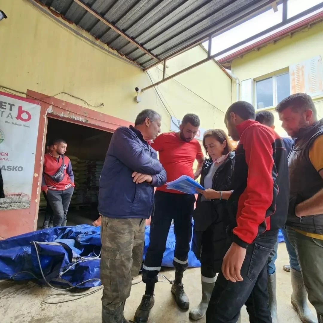 Söke’de sel mağdurlarına yem desteği