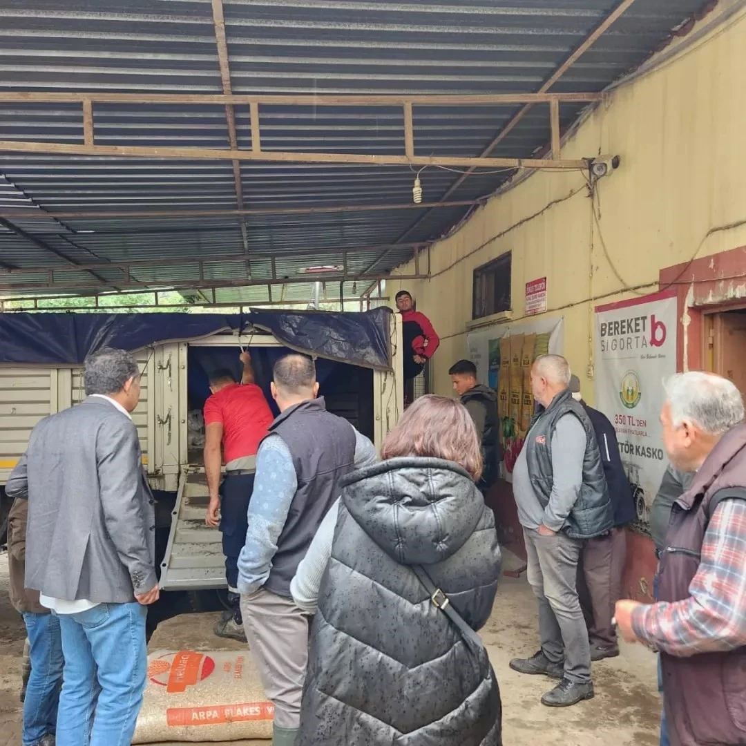 Söke’de sel mağdurlarına yem desteği