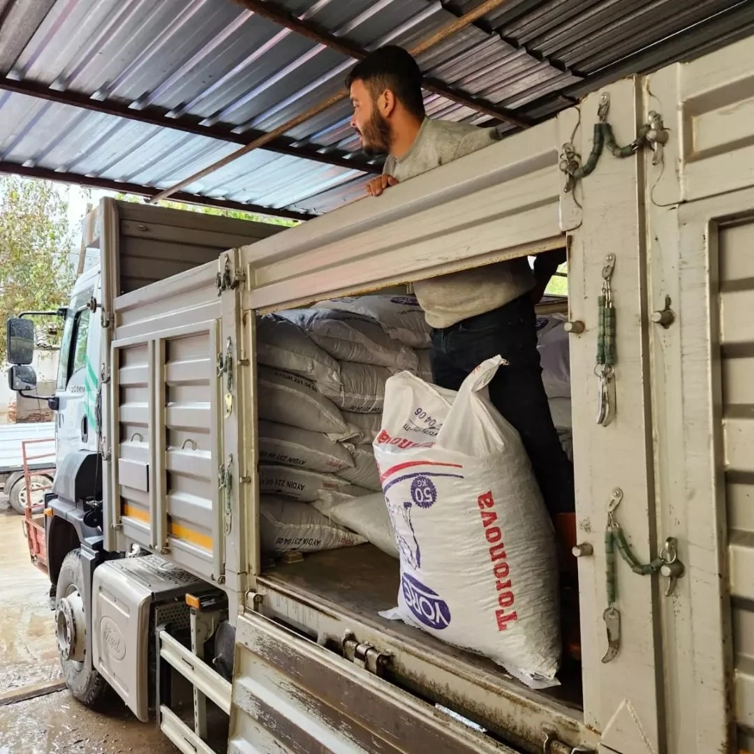 Söke’de sel mağdurlarına yem desteği