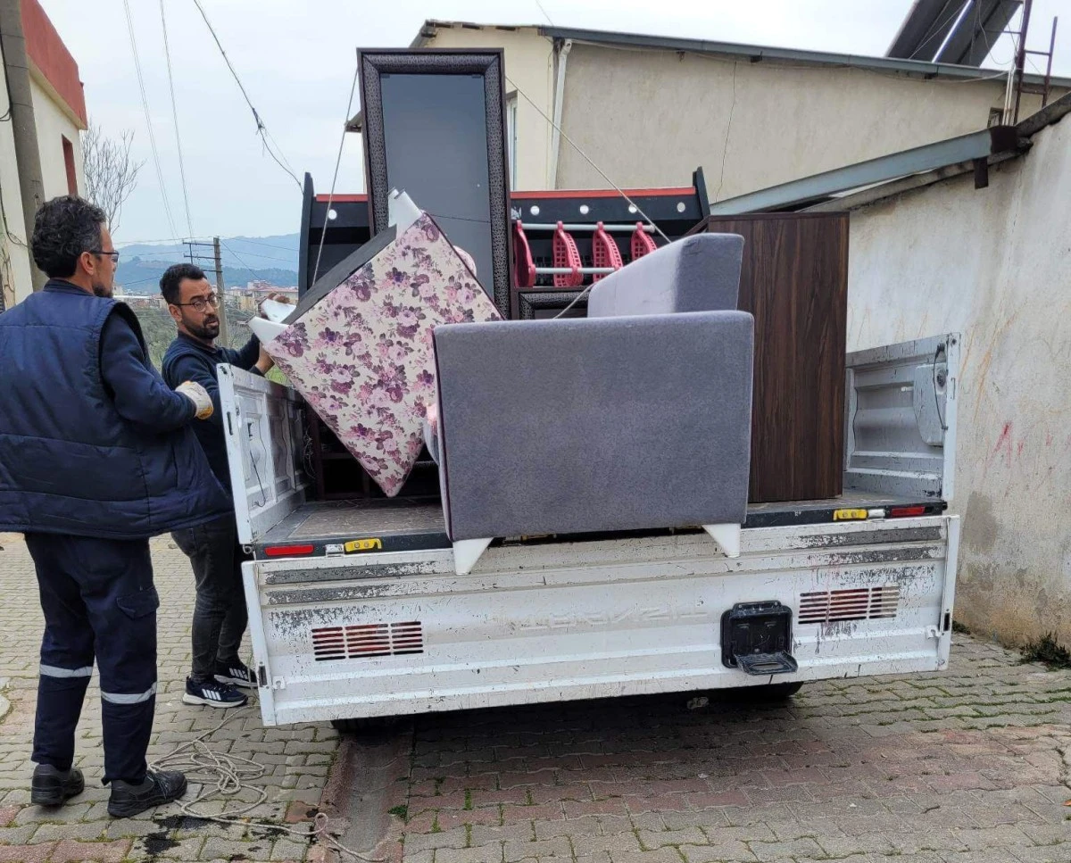 Germencik’te ikinci el eşyalar, ihtiyaç sahiplerine ulaştırılıyor