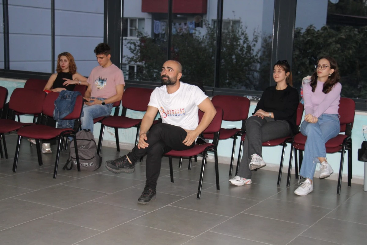 Geleceğin tiyatrocuları burada yetişiyor