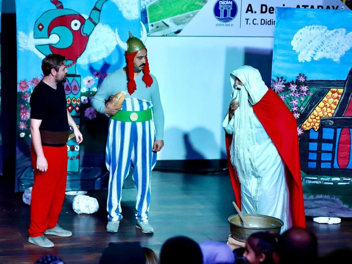 Didimli çocuklar, çocuk tiyatrosuyla eğlendi