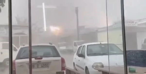Didim’de sağanak yağış ve fırtına etkili oldu