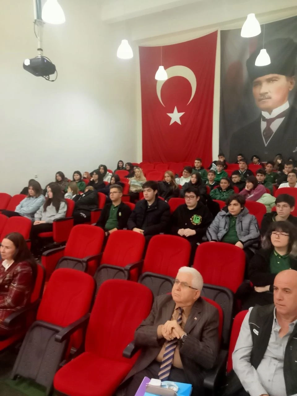 Efeler’de liseli gençlere gıda okuryazarlığı eğitimleri verildi