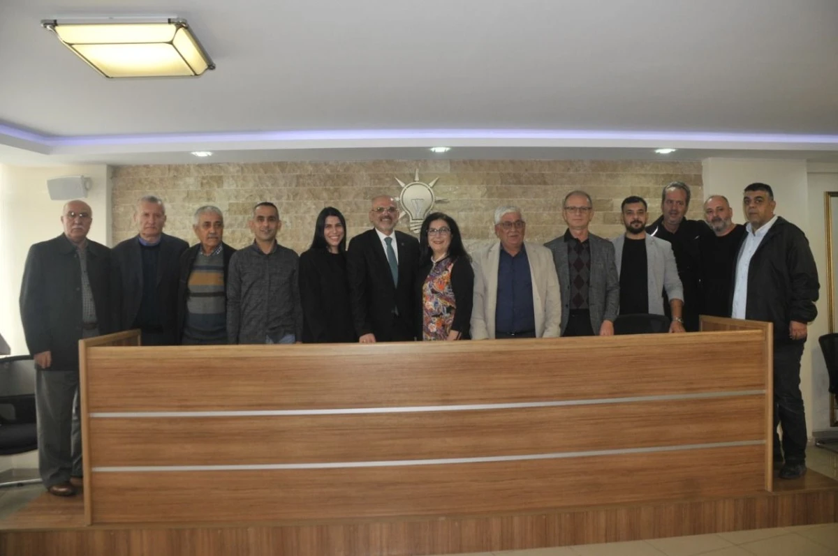 Eski ilçe başkanı Efeler'den aday adayı oldu