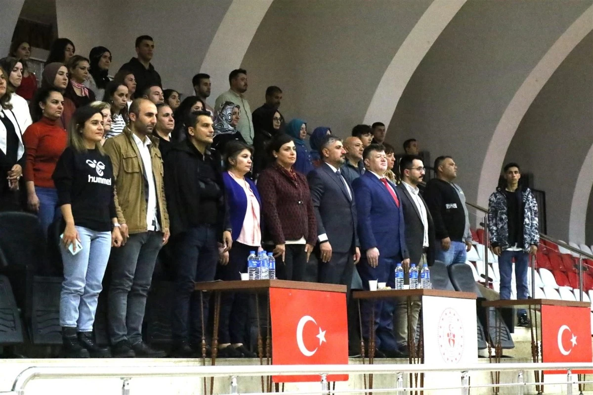 Kadına yönelik şiddete sporla dikkat çektiler