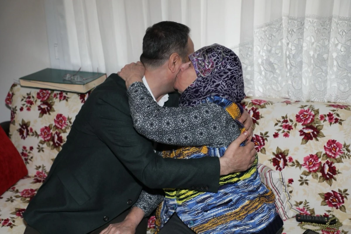 CHP'li Akkentli ev ziyaretlerinden memnun ayrılıyor