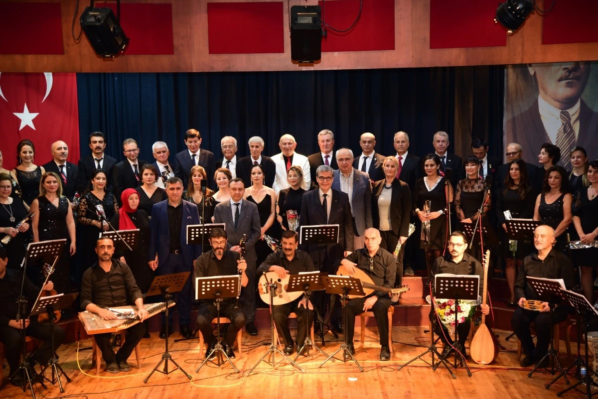 Öğretmenler Korosu'ndan muhteşem konser