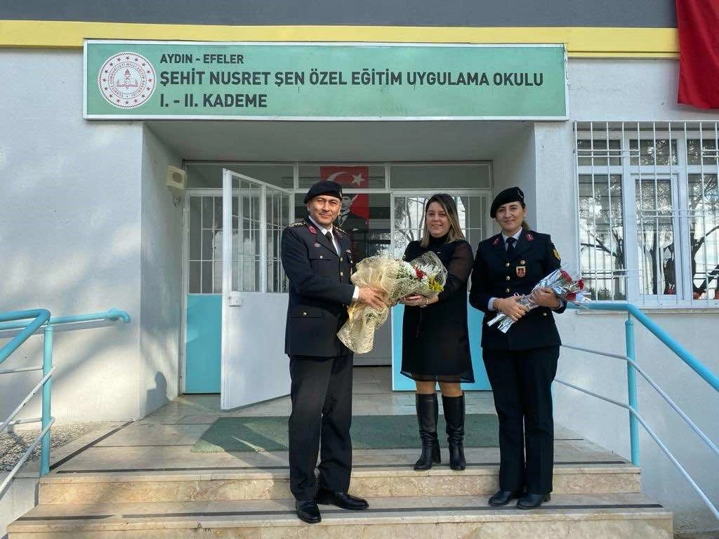 Aydın’da jandarma öğretmenleri unutmadı