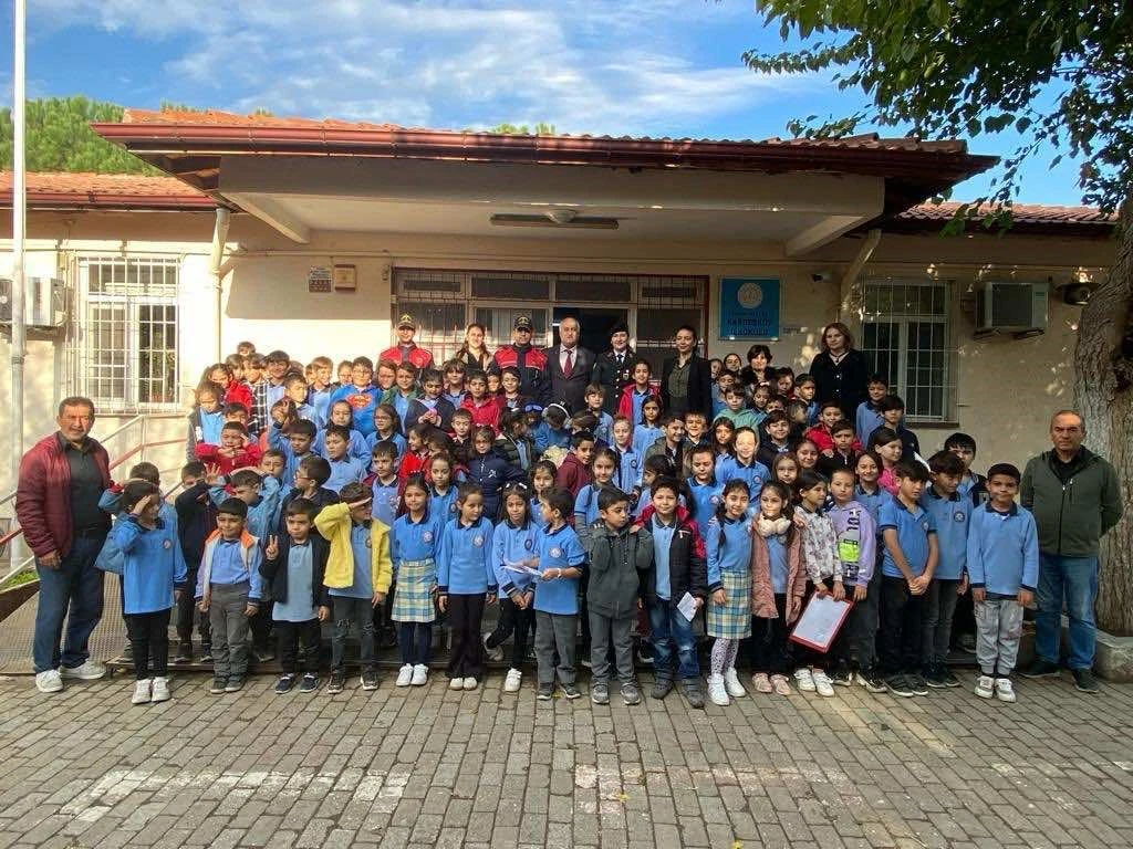 Aydın’da jandarma öğretmenleri unutmadı
