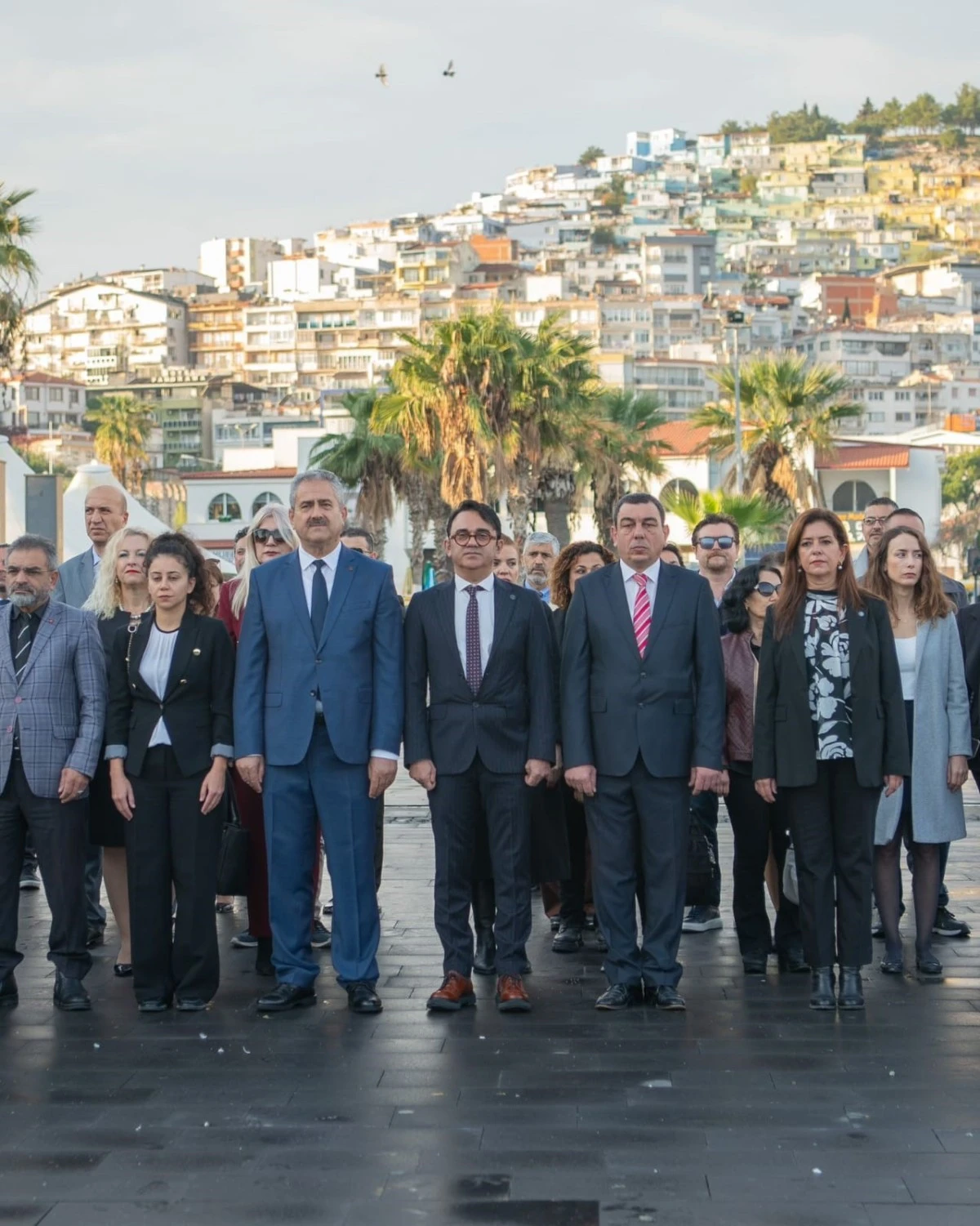 Kuşadası'nda Öğretmenler Günü kutlandı