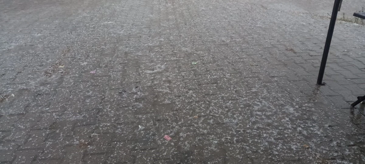 Köşk'te misket büyüklüğünde dolu yağdı