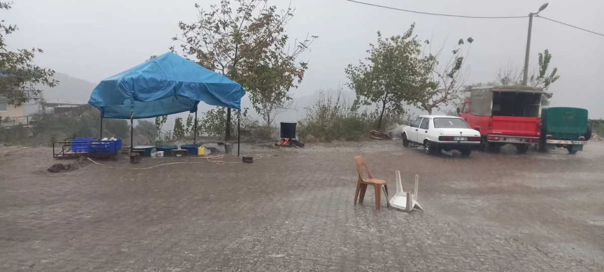 Köşk'te misket büyüklüğünde dolu yağdı