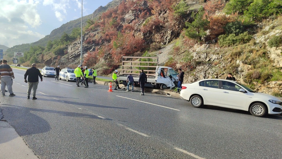 Söke'de zincirleme kaza: 1 yaralı