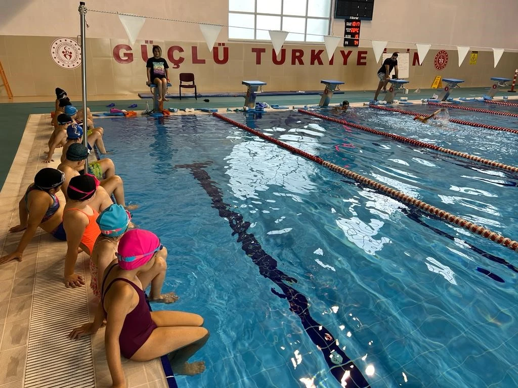 Nazilli’de minikler suyla buluştu