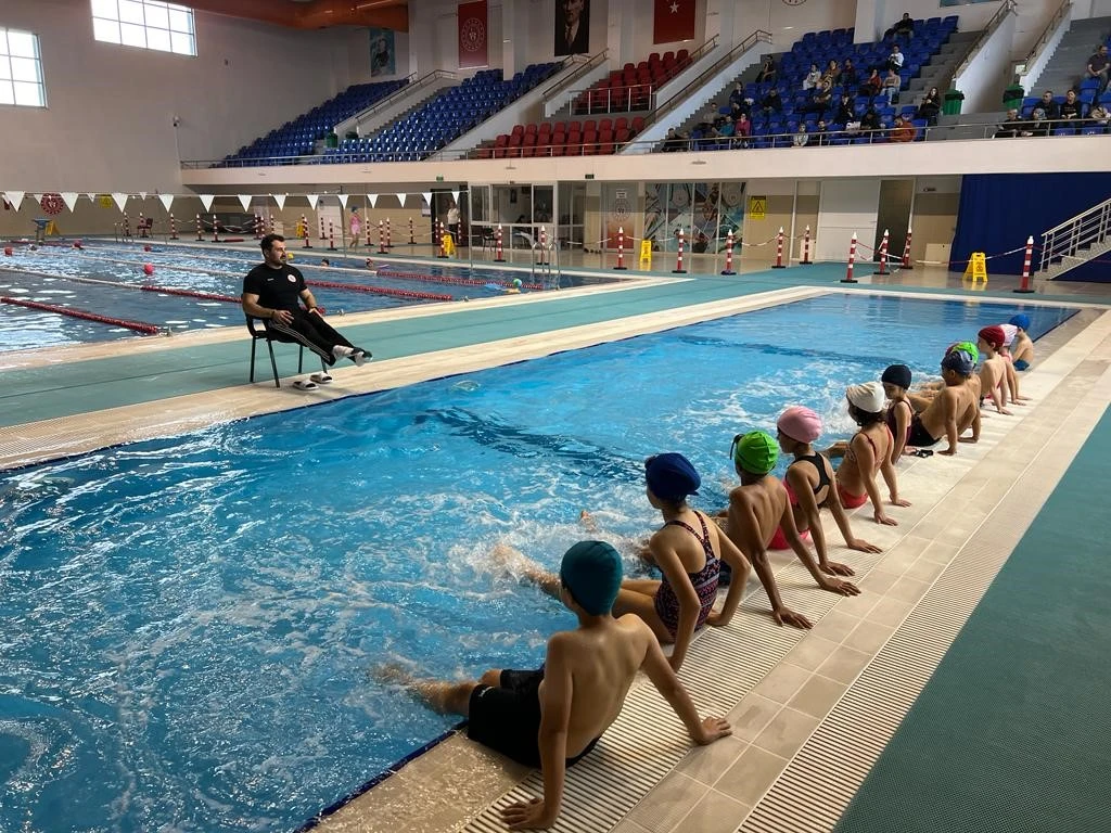 Nazilli’de minikler suyla buluştu