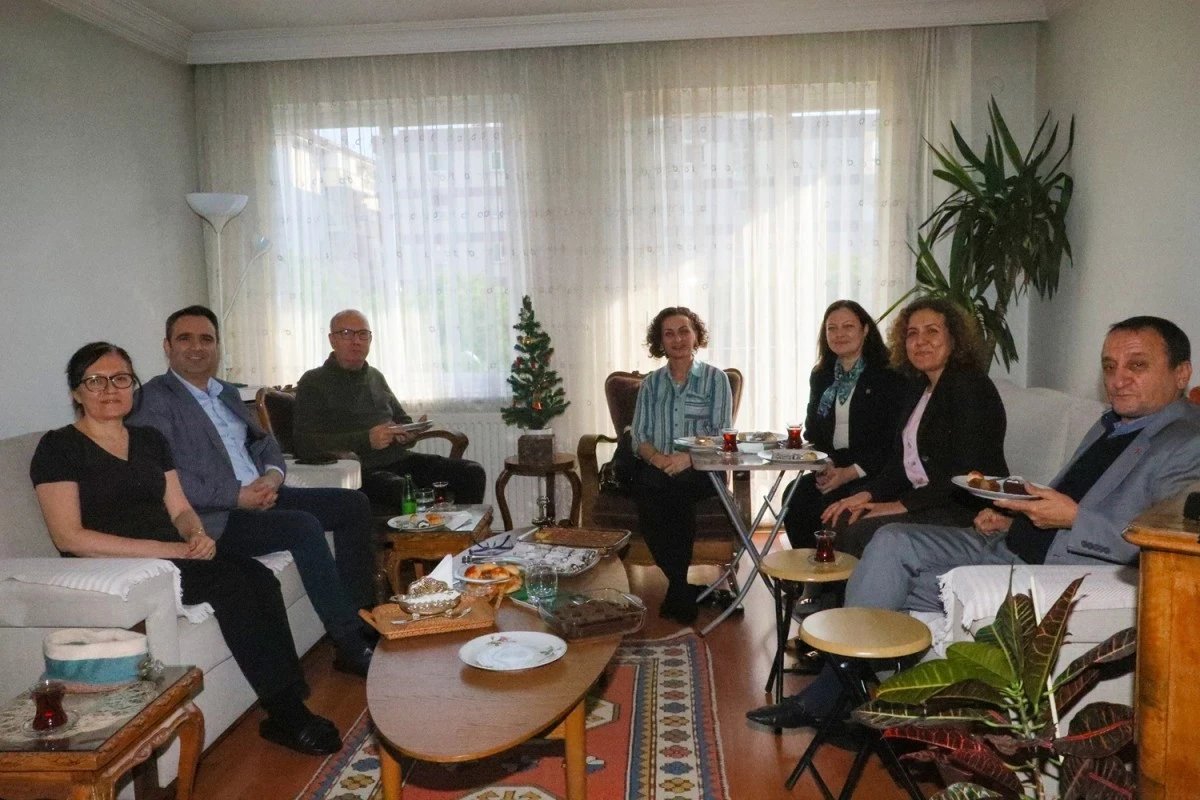 “CHP BİR AİLEDİR DUAYEN ABİLERİMİZ EN KIYMETLİLERİMİZDİR”