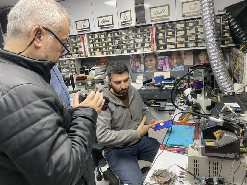 Cep telefonu tamiri belgesi için sınava girdiler
