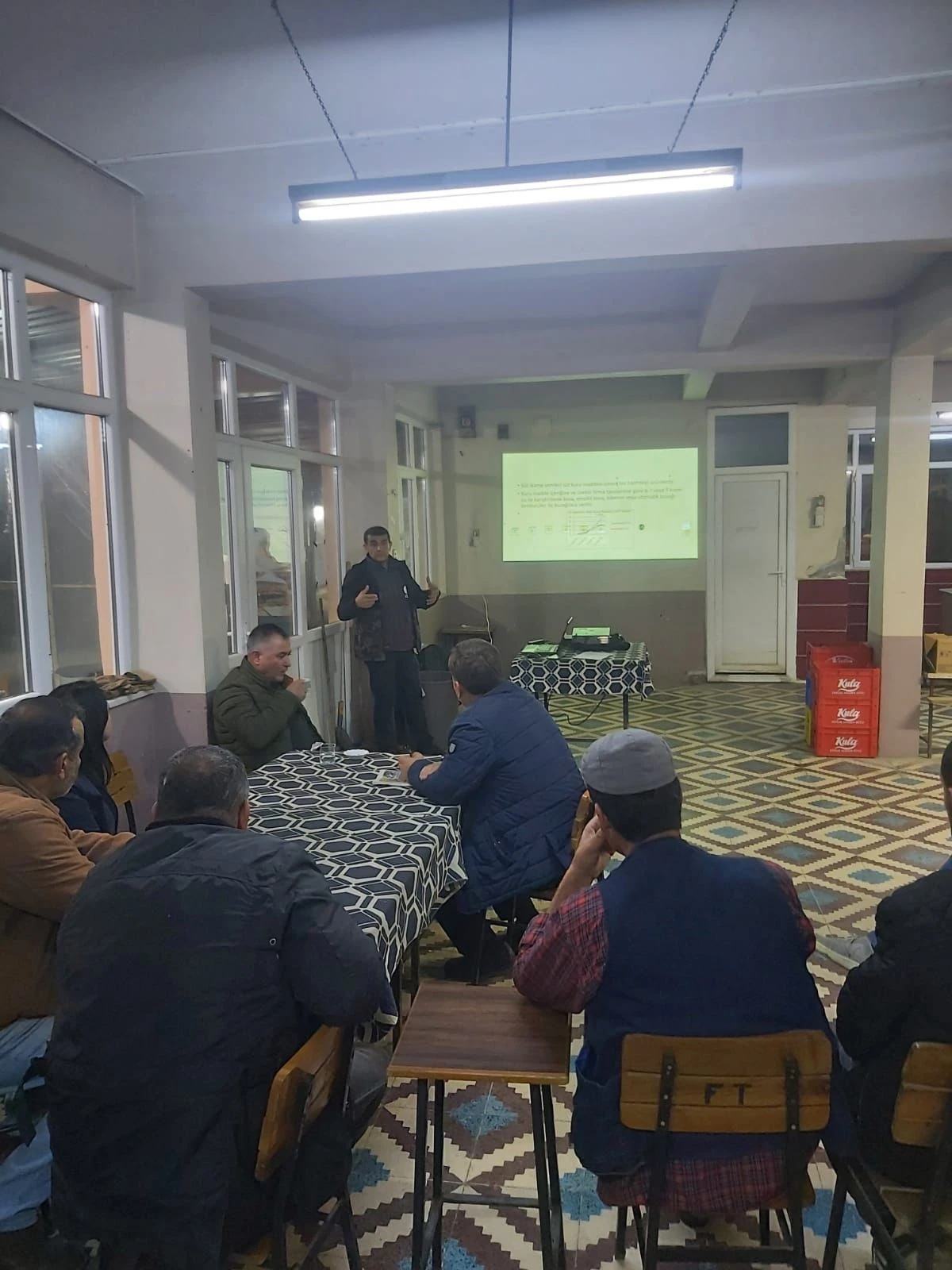 Germencik'te buzağı bakımı eğitimi verildi