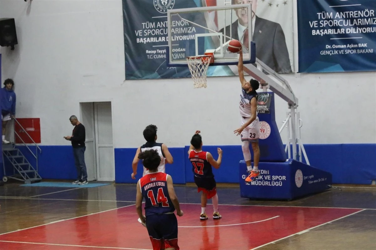 Liseler arası basketbol karşılaşmaları sona erdi