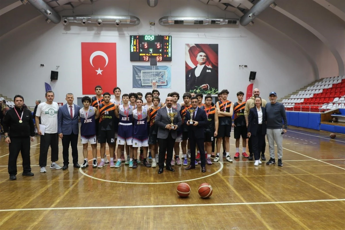 Liseler arası basketbol karşılaşmaları sona erdi