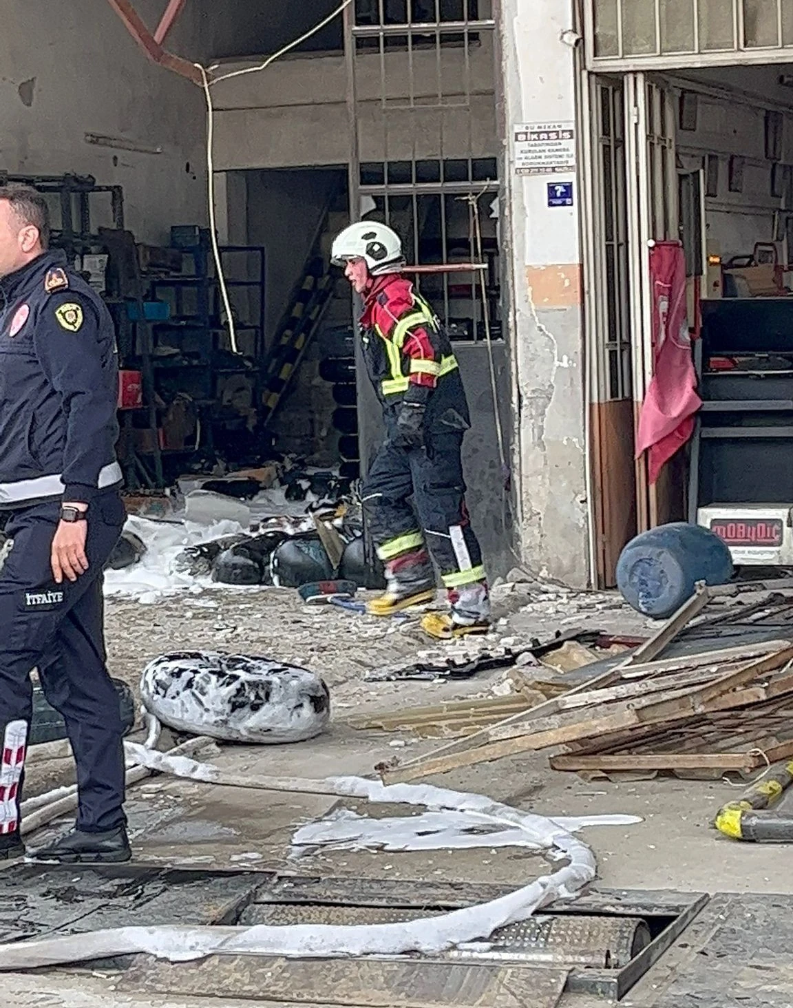 Otomobilin LPG tankı bomba gibi patladı