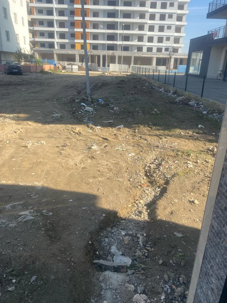 Parti bulma derdine düştü, hizmeti unuttu
