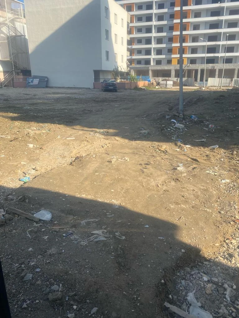 Parti bulma derdine düştü, hizmeti unuttu