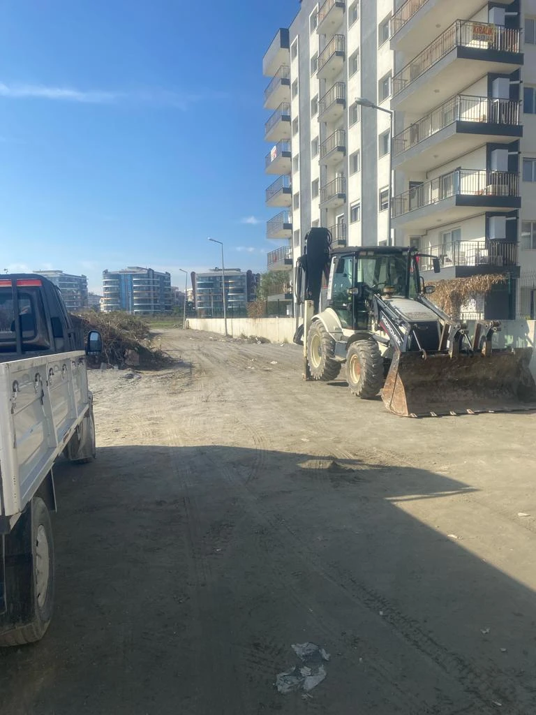 Parti bulma derdine düştü, hizmeti unuttu