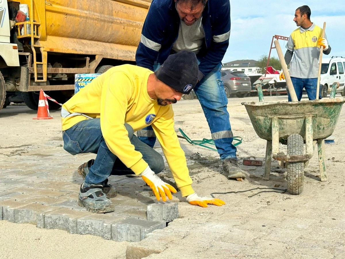 Başkan Atabay, Cumhuriyet Mahallesi’ndeki çalışmaları denetledi