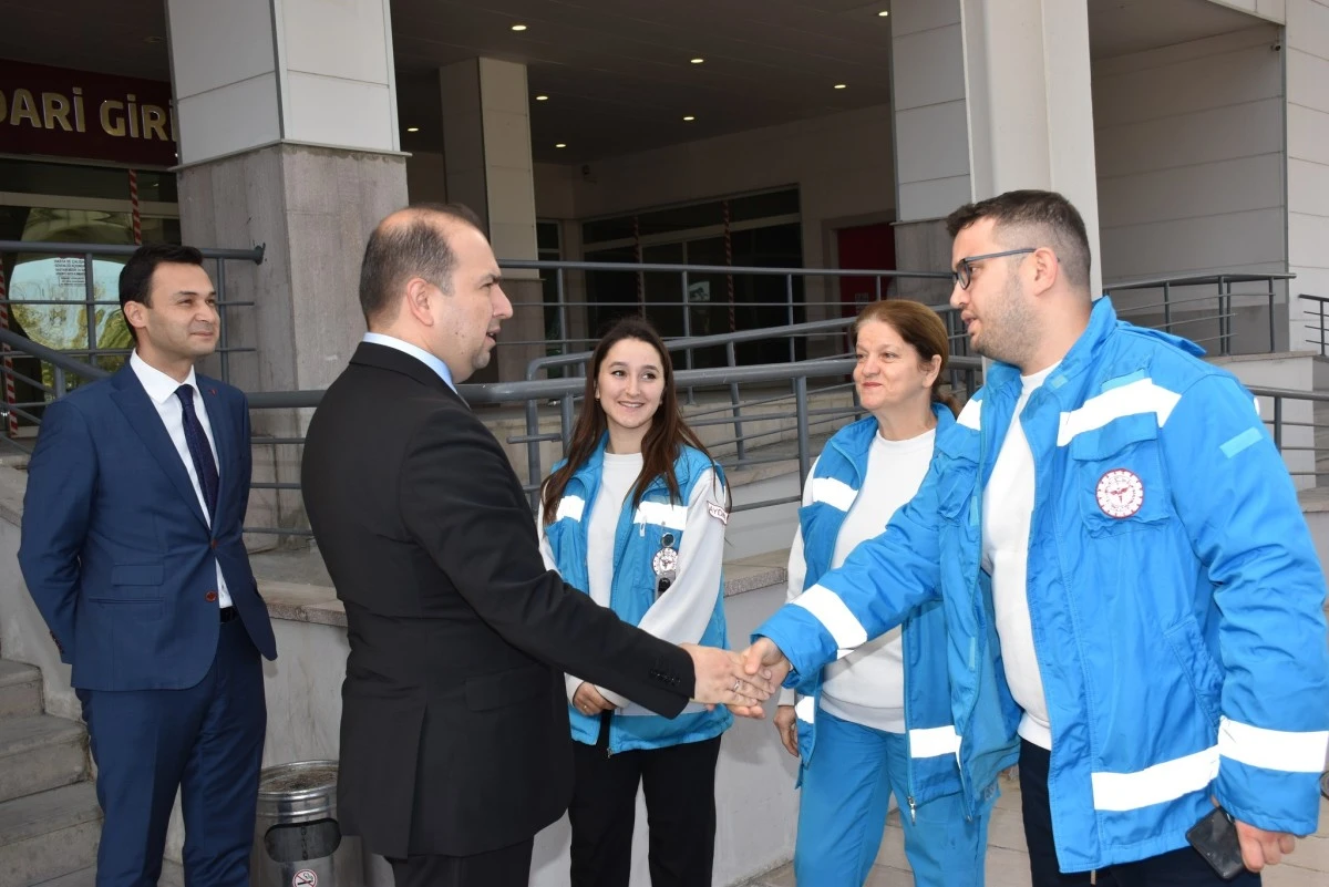 Sağlık Müdürü Şenkul, hastaları yalnız bırakmıyor