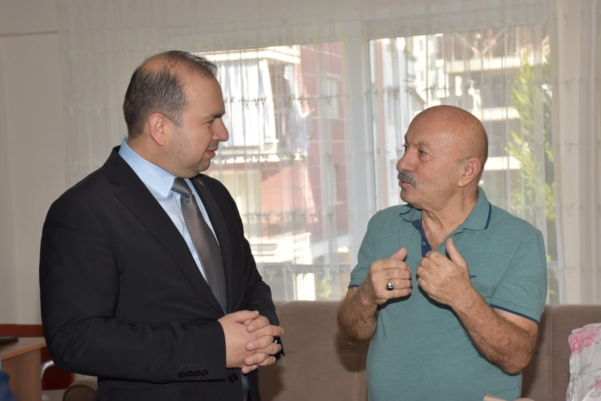 Sağlık Müdürü Şenkul, hastaları yalnız bırakmıyor